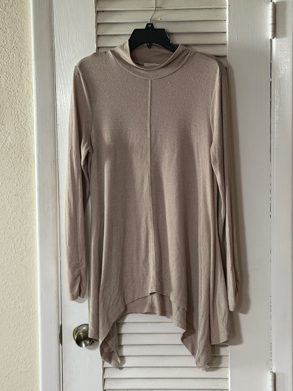 Cupio Tan Sharkbite Hem Mockneck Long Sleeve Tunic Top - Picture 3 of 7